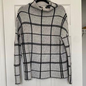Patterned grey and black sweater